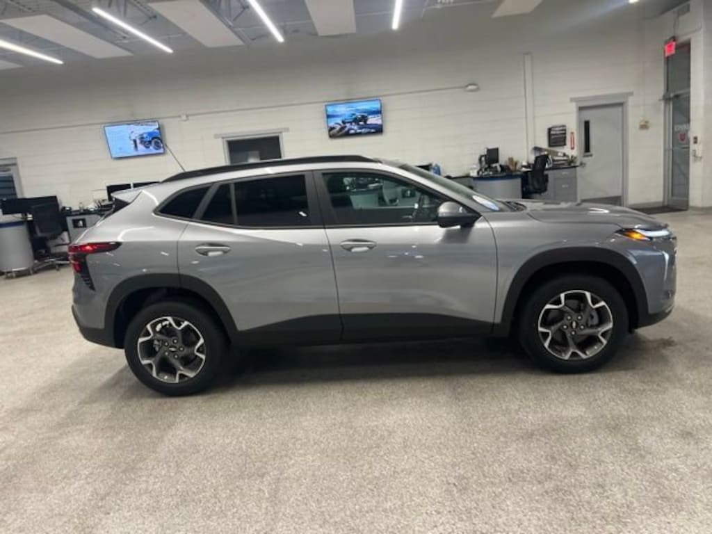 New 2026 Chevrolet Trax LT SUV