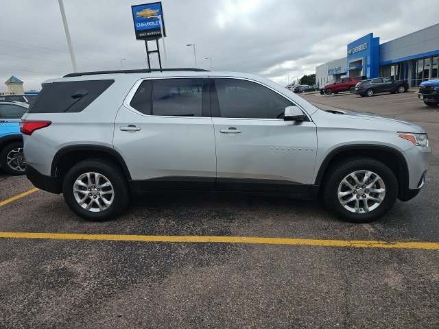 2021 Chevrolet Traverse Cloth 1LT photo 4