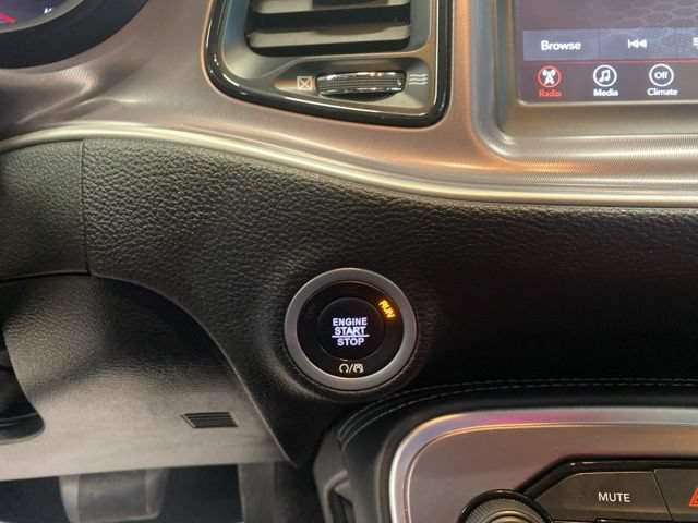 2022 Dodge Challenger SXT - Photo 15