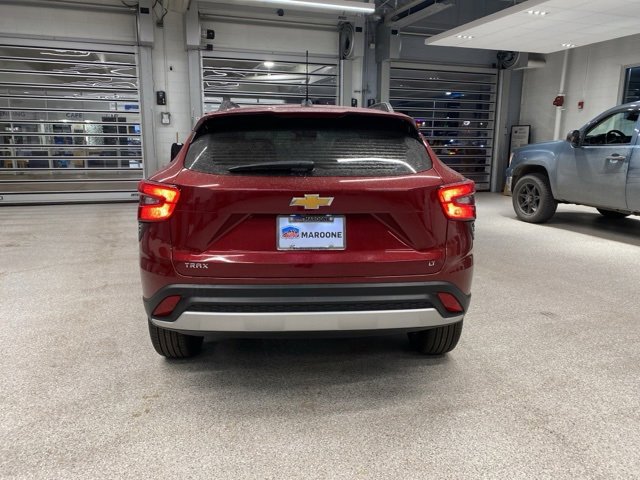 2025 Chevrolet Trax LT photo 4