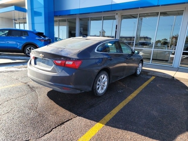 2023 Chevrolet Malibu 1LT photo 3