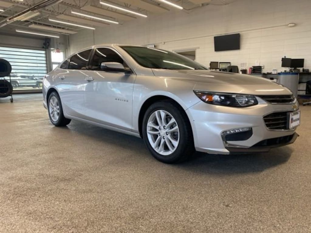 Used 2017 Chevrolet Malibu LT w/1LT Sedan