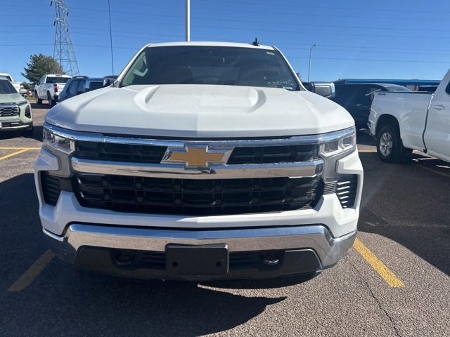2022 Chevrolet Silverado 1500 LT photo 2