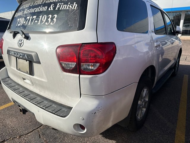 2020 Toyota Sequoia SR5 photo 4