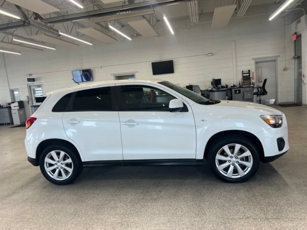 Used 2014 Mitsubishi Outlander Sport ES SUV