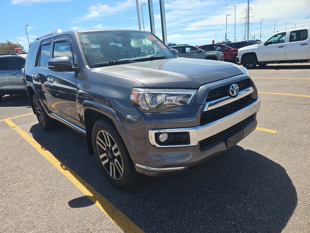 2018 Toyota 4Runner SR5 photo 3