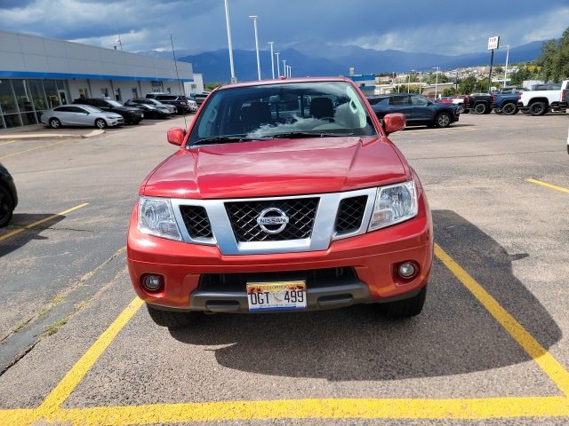 2017 Nissan Frontier PRO-4X photo 2