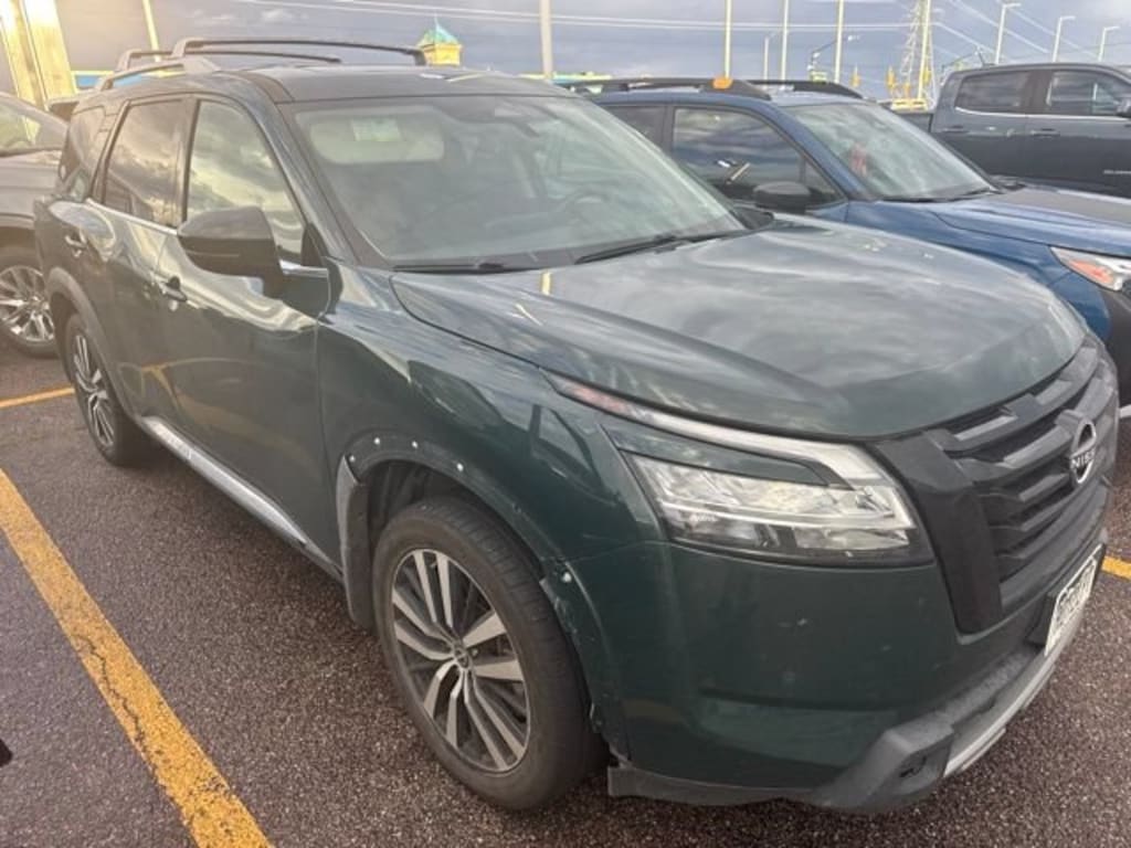 Used 2023 Nissan Pathfinder Platinum SUV