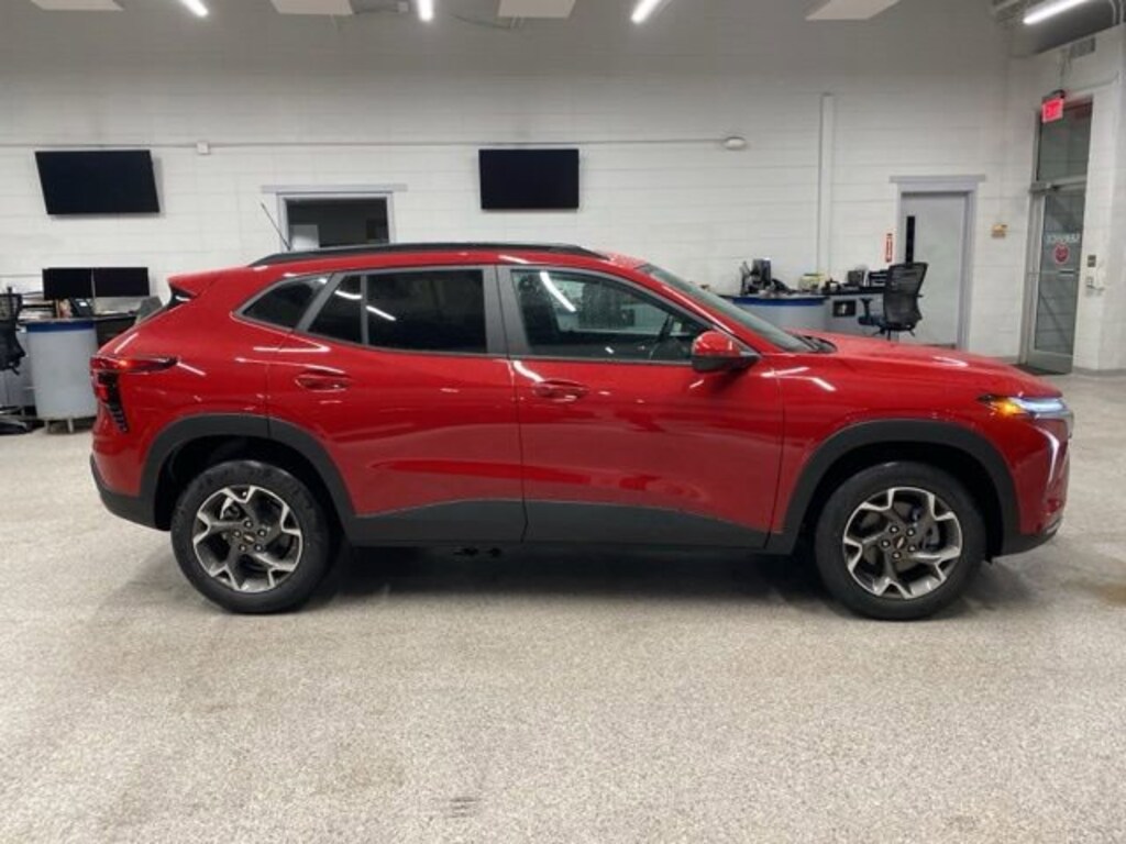 New 2026 Chevrolet Trax LT SUV