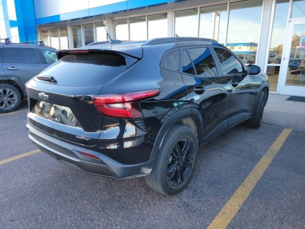 Used 2025 Chevrolet Trax ACTIV SUV