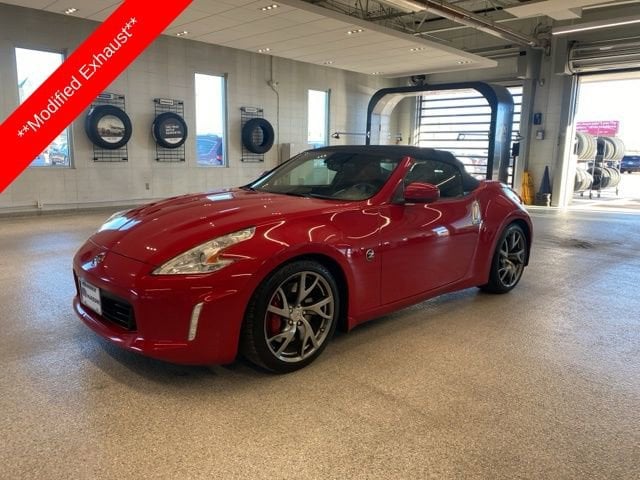 2016 Nissan 370Z Roadster Touring Sport 7A/T's photo