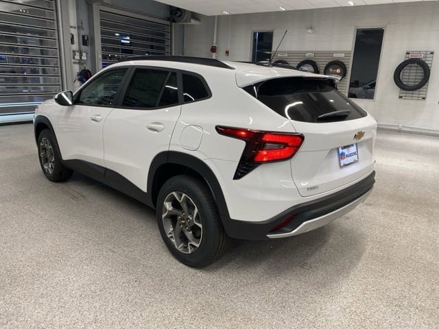 2026 Chevrolet Trax LT - Photo 8
