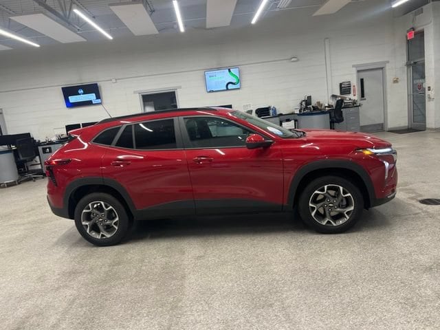 2026 Chevrolet Trax LT - Photo 4