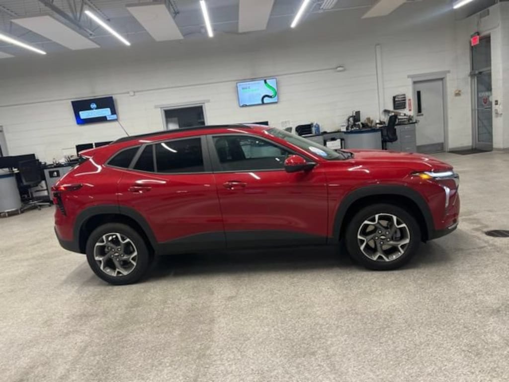 New 2026 Chevrolet Trax LT SUV