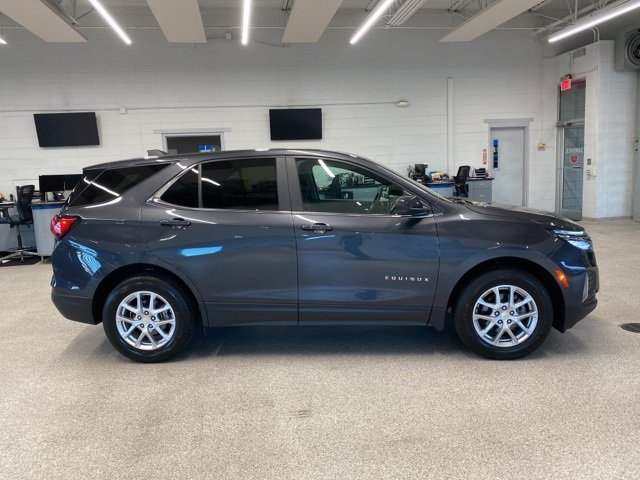 2023 Chevrolet Equinox LT photo 3