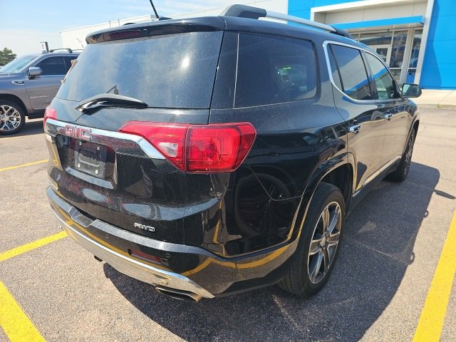 2017 Gmc Acadia Denali photo 3