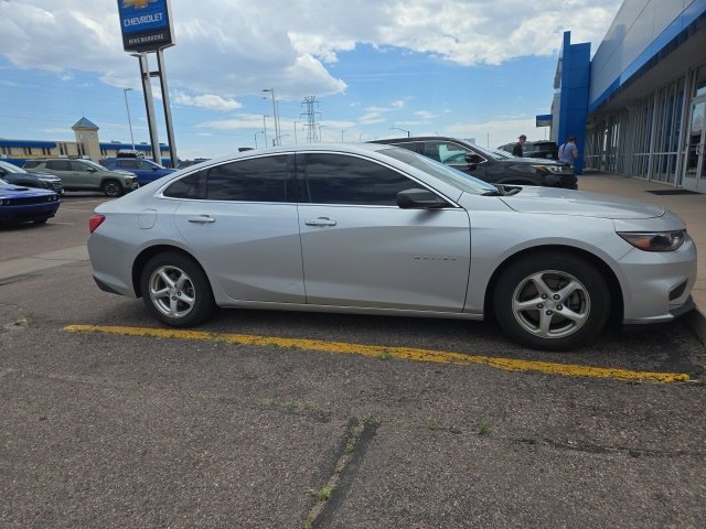 2018 Chevrolet Malibu photo 4