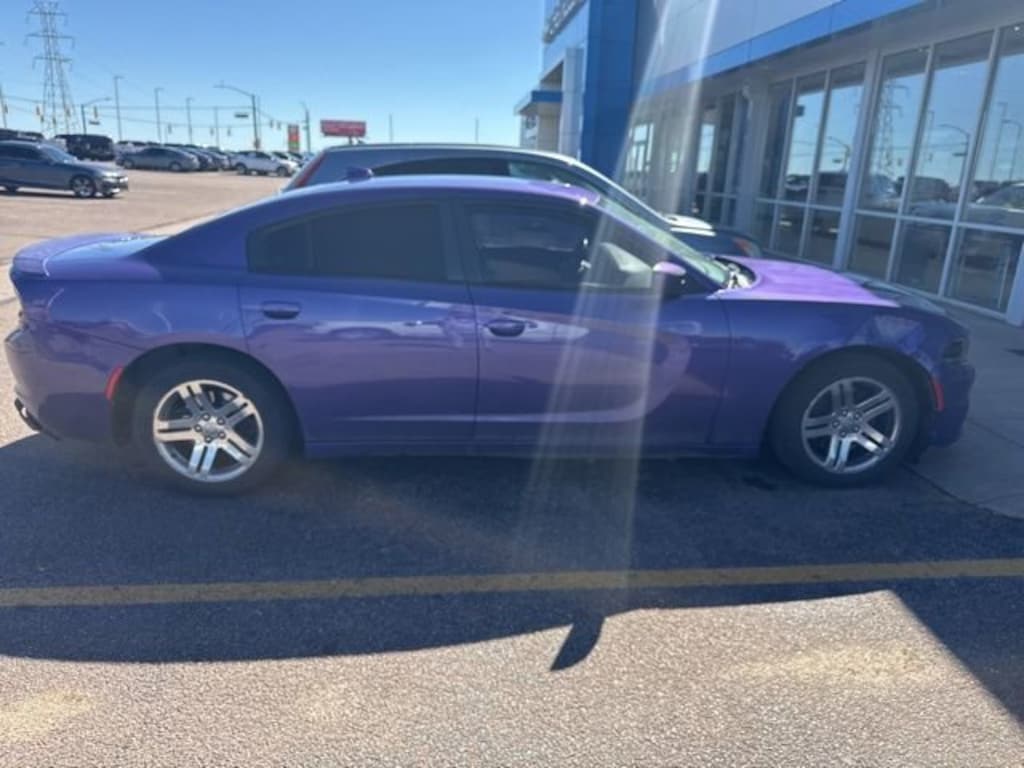 Used 2016 Dodge Charger SXT Sedan
