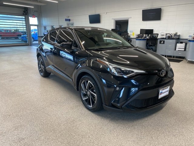 2020 Toyota C-HR LE photo 3