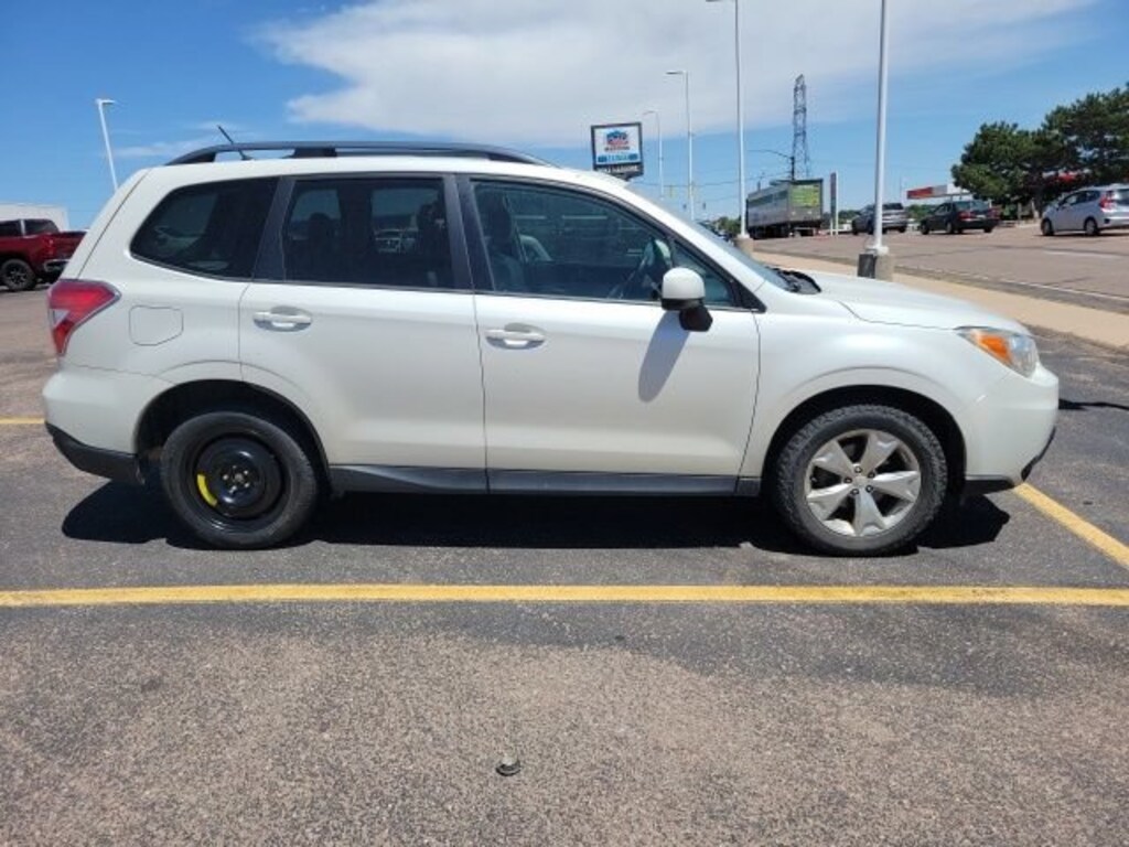Used 2015 Subaru Forester 2.5i Premium (CVT) SUV
