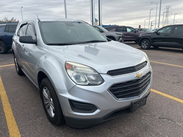 2017 Chevrolet Equinox LS photo 2