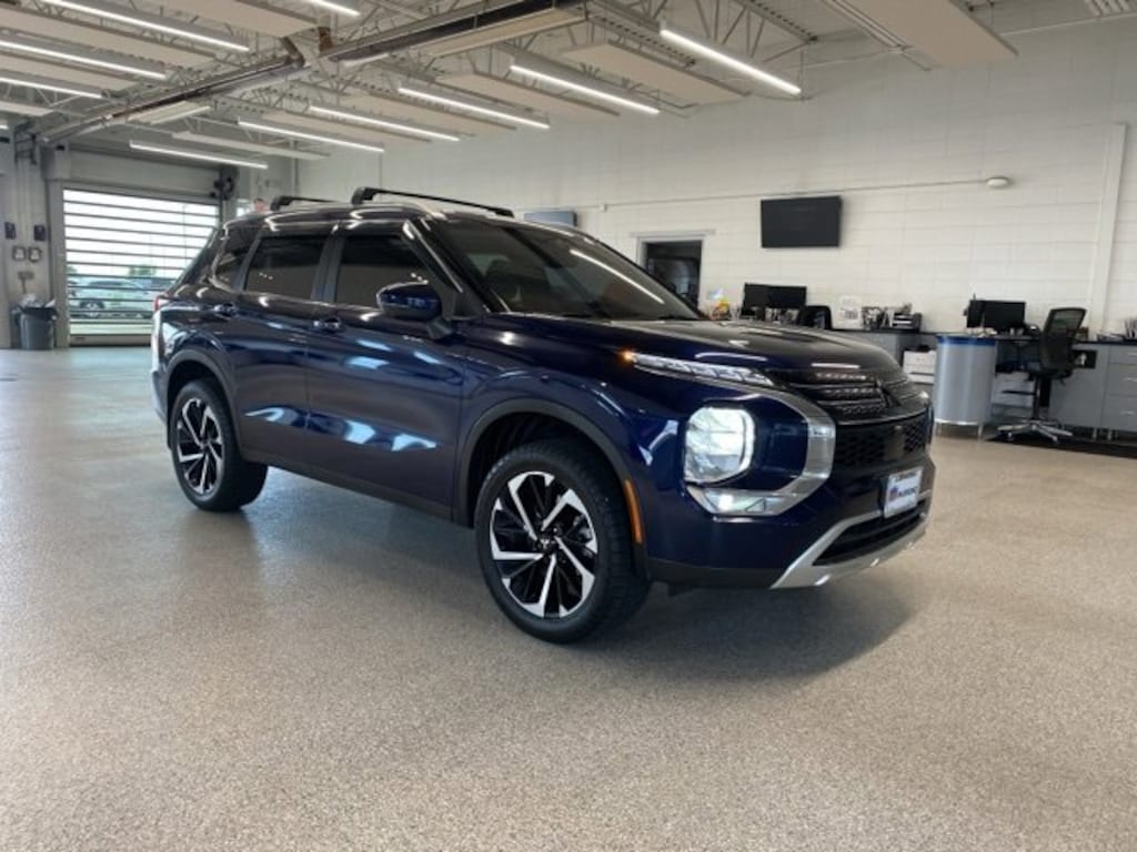 Used 2024 Mitsubishi Outlander SE SUV