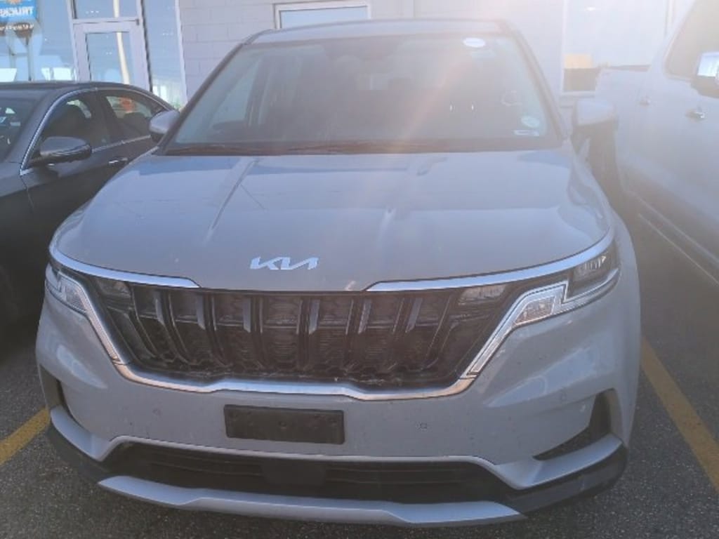 Used 2023 Kia Carnival EX MPV