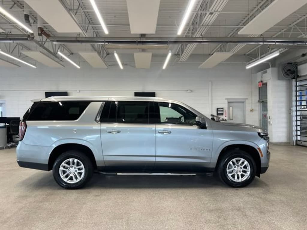 Used 2025 Chevrolet Suburban LT SUV