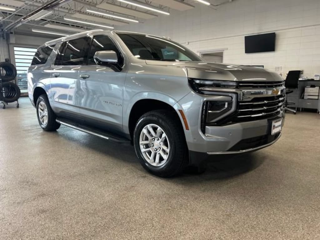 Used 2025 Chevrolet Suburban LT SUV