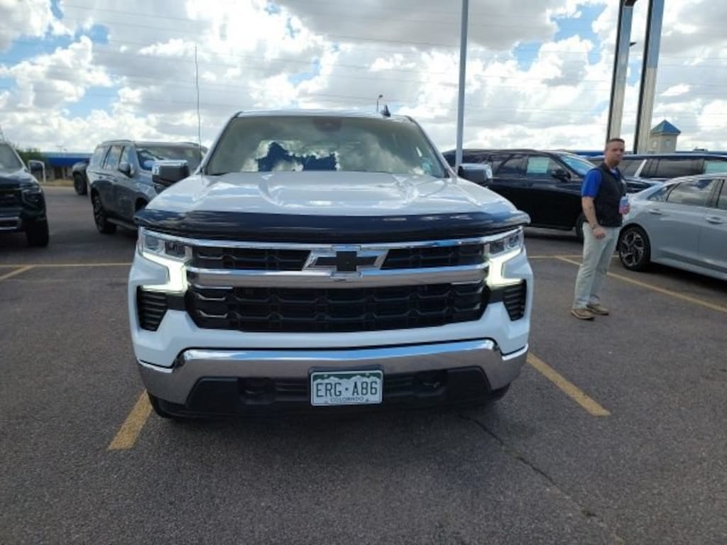 Used 2022 Chevrolet Silverado 1500 LT w/1LT Truck Crew Cab