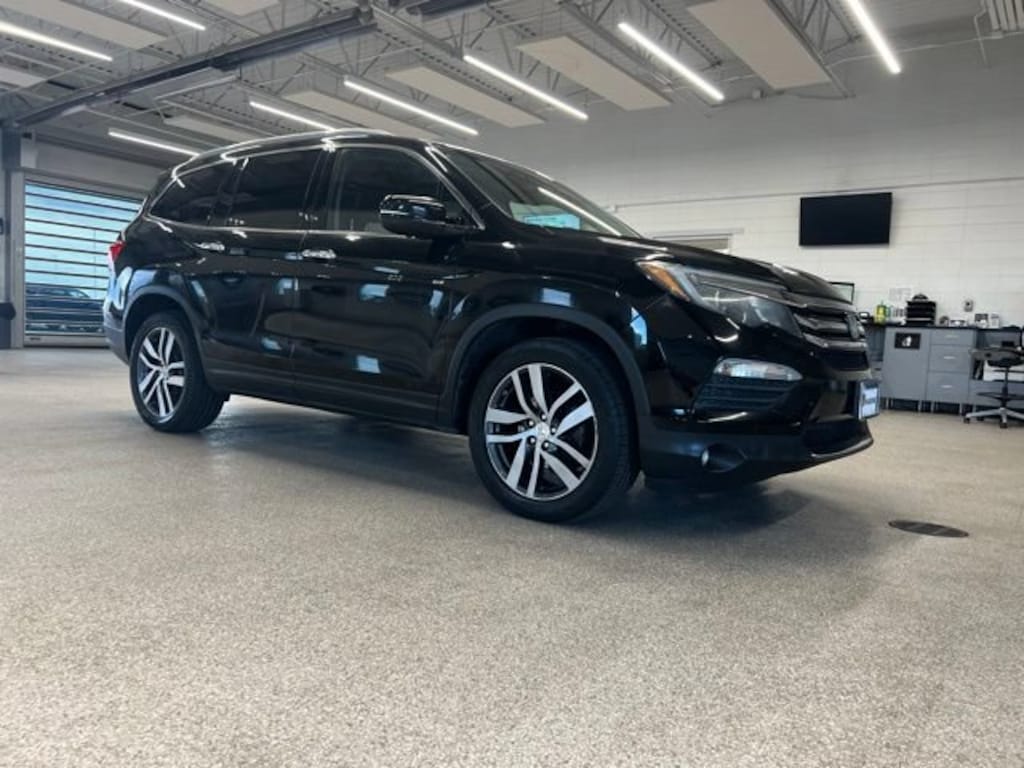 Used 2017 Honda Pilot Elite AWD SUV