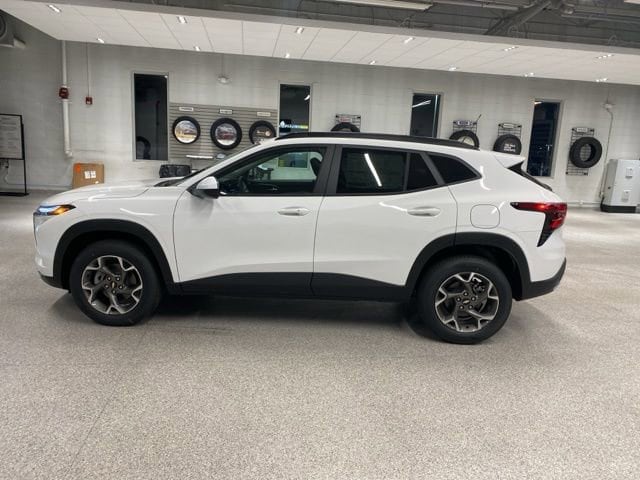 2026 Chevrolet Trax LT - Photo 9