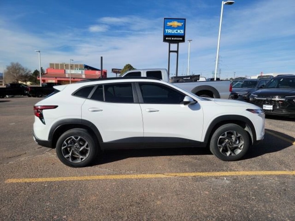 Used 2025 Chevrolet Trax LT SUV