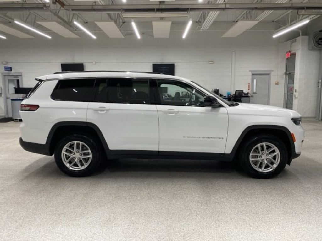 Used 2023 Jeep Grand Cherokee L Laredo SUV