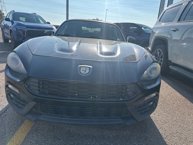 2017 Fiat 124 Spider Abarth photo 2