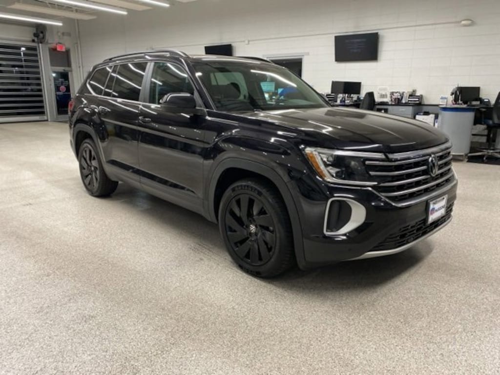 Used 2024 Volkswagen Atlas 2.0T SE w/Technology SUV