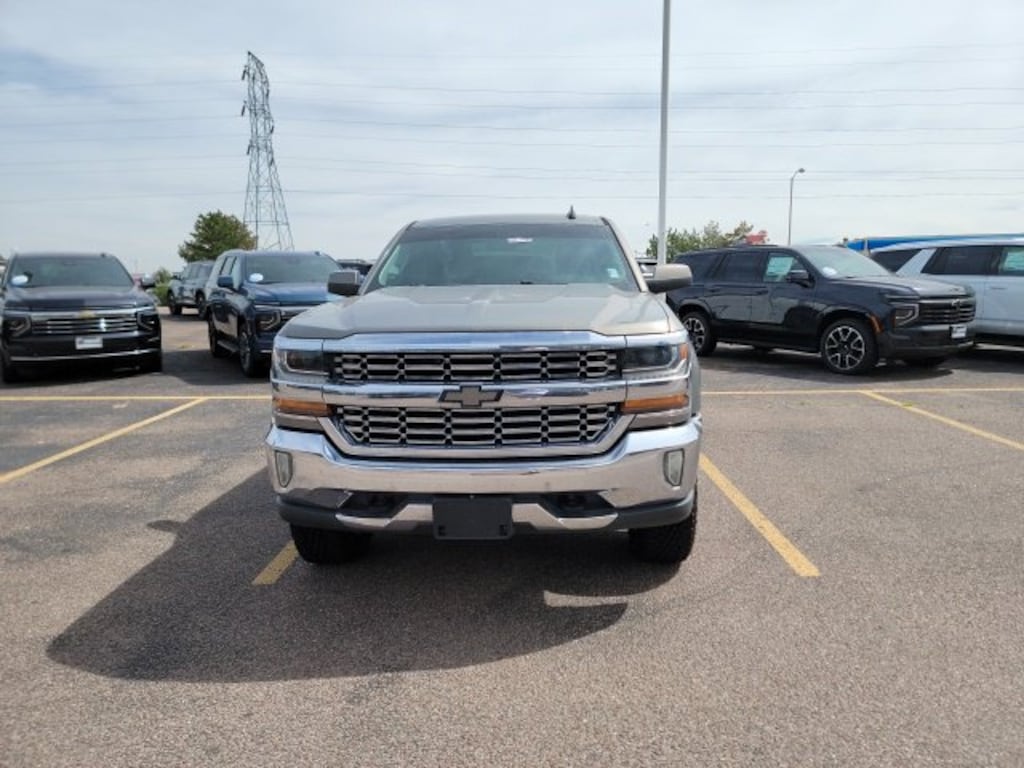 Used 2017 Chevrolet Silverado 1500 LT w/1LT Truck Crew Cab