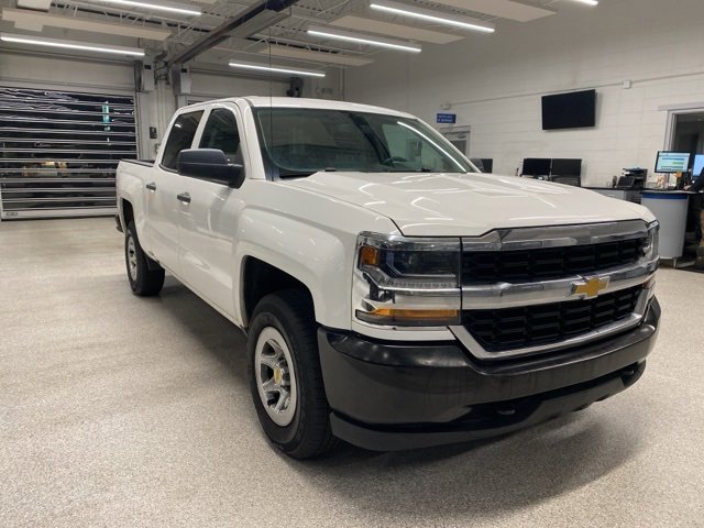 2018 Chevrolet Silverado 1500 photo 2
