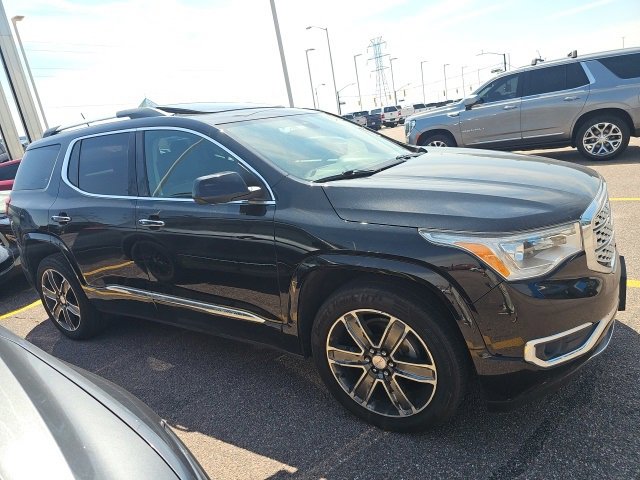 2017 Gmc Acadia Denali photo 2