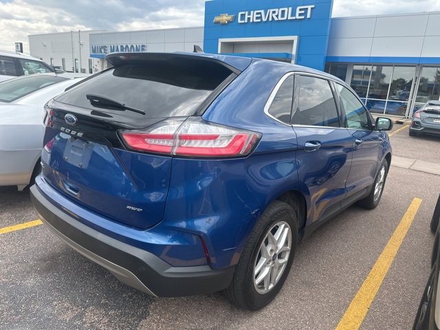 2022 Ford Edge SEL photo 2