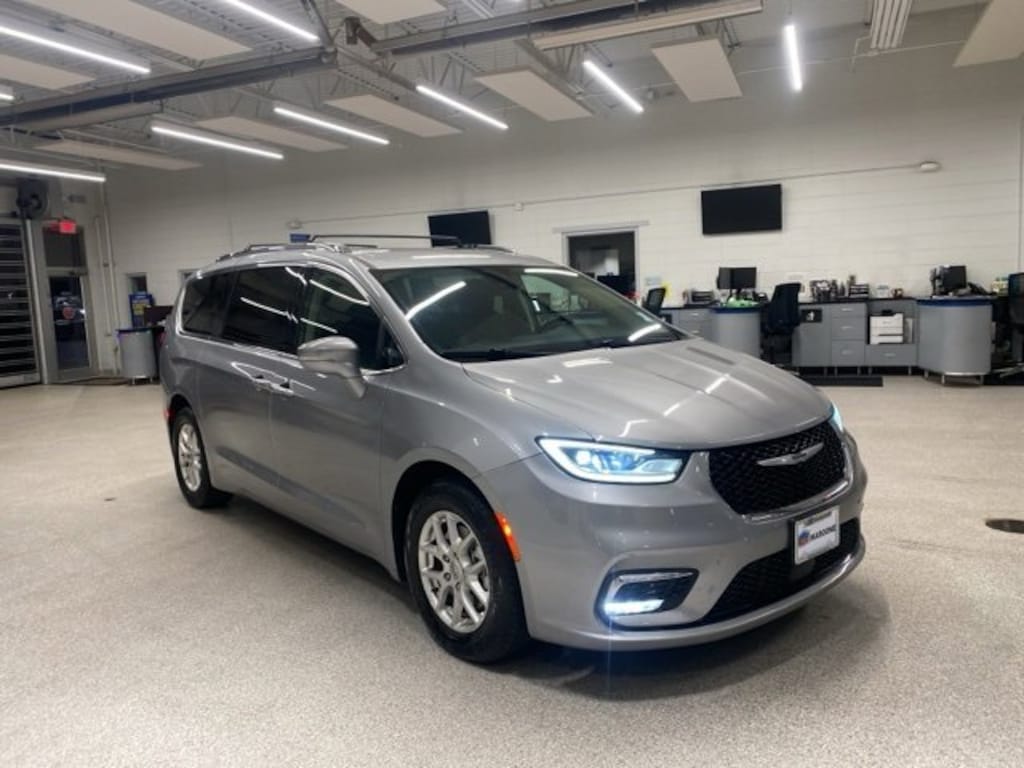 Used 2021 Chrysler Pacifica Touring L Van Passenger Van