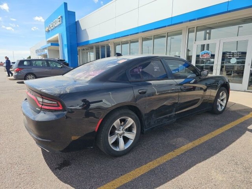 Used 2017 Dodge Charger SXT Sedan