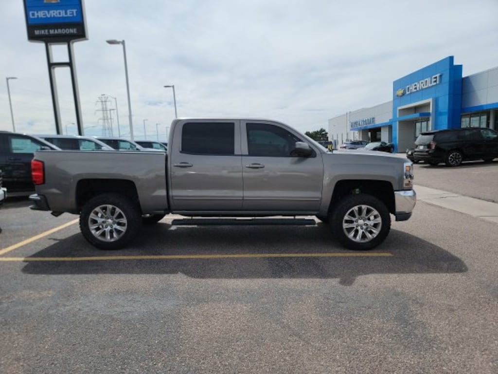 Used 2017 Chevrolet Silverado 1500 LT w/1LT Truck Crew Cab