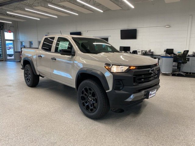 2026 Chevrolet Colorado Trail Boss photo 2