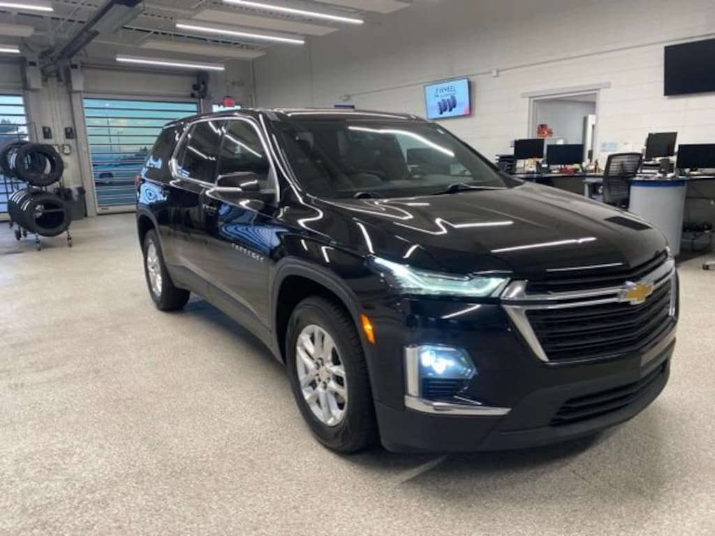Used 2023 Chevrolet Traverse LS w/1FL SUV