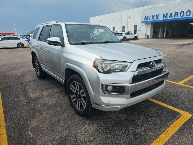 2017 Toyota 4Runner SR5 photo 3