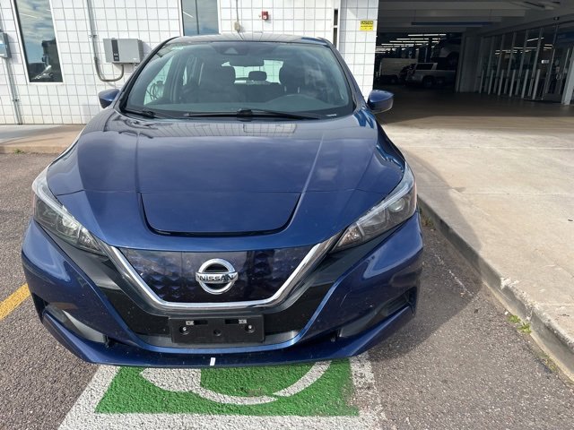 2022 Nissan Leaf S photo 2