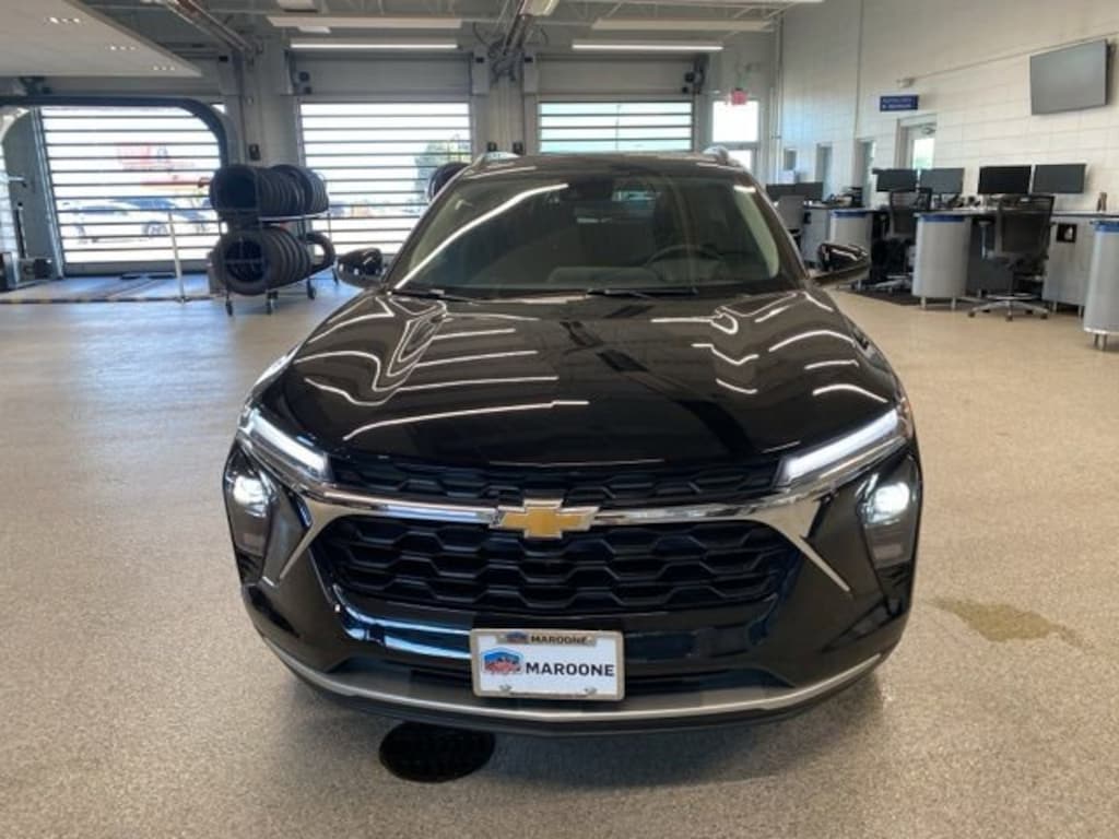 New 2025 Chevrolet Trax LT SUV