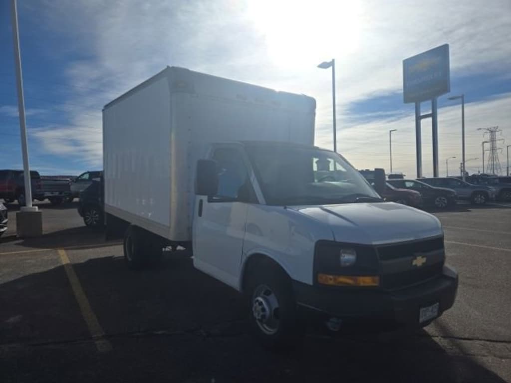Used 2009 Chevrolet Express Cutaway Work Van Truck