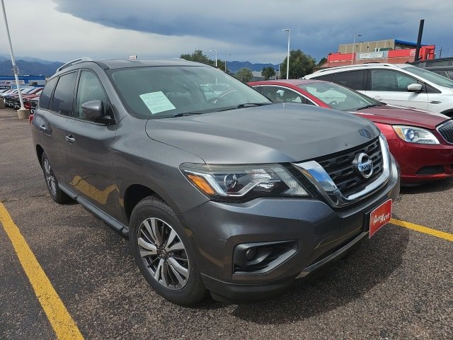 2020 Nissan Pathfinder SV photo 3